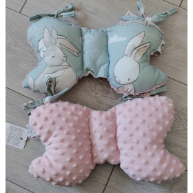 Poduszka Motylek do wózka Małe Króliki bawełna/minky
